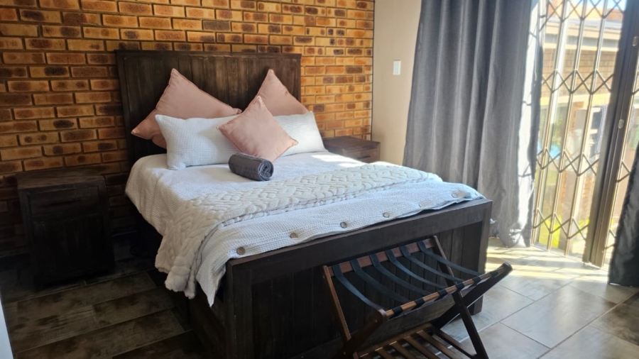 4 Bedroom Property for Sale in Zilkaatsnek North West